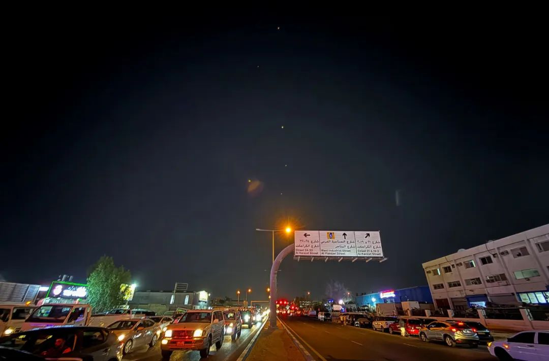 伊朗报复导弹刚落地美军基地，特朗普宣布：以色利、伊朗12小时后全面停战！